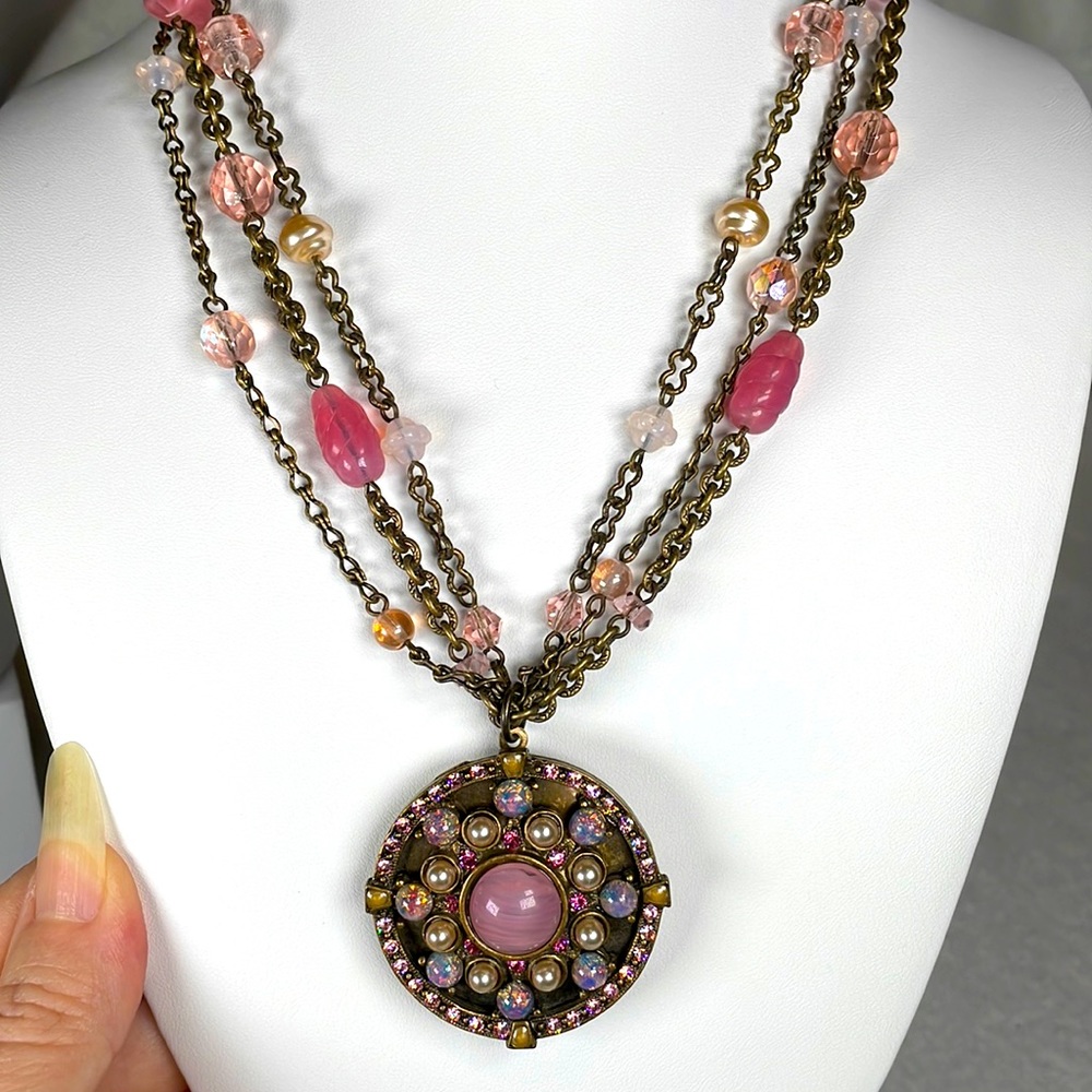 Sweet Romance Victorian Style Locket Necklace